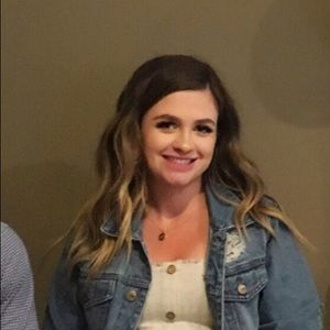 Meet your Posher, Chloe